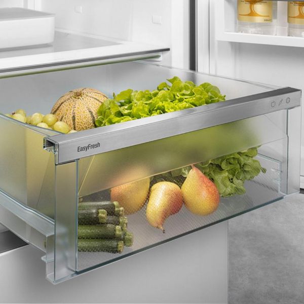 Liebherr CNSDC5203 60cm 60/40 Frost Free Fridge Freezer with EasyFresh - Silver Steel_veggie