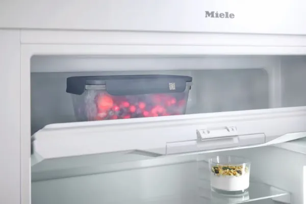 Miele KU 7016 D Built Under Compact Refrigerator_freezer compartment