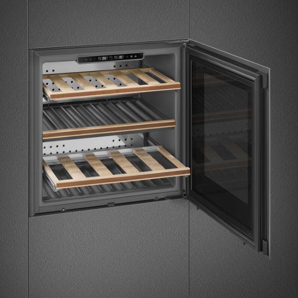 Smeg CVI129B3 60cm Height Linea Wine Cooler with Reversible Hinge In Midnight Black_ front view empty