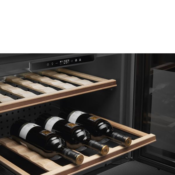 Smeg CVI321X3 45cm Height Classic Wine Cooler with Reversible Hinge In Stainless Steel _ close up storage space