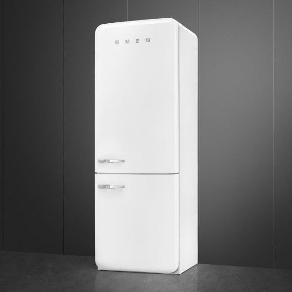 Smeg FAB38RWH5 70cm 50s Style Fridge Freezer Right Hand Hinge In White_side