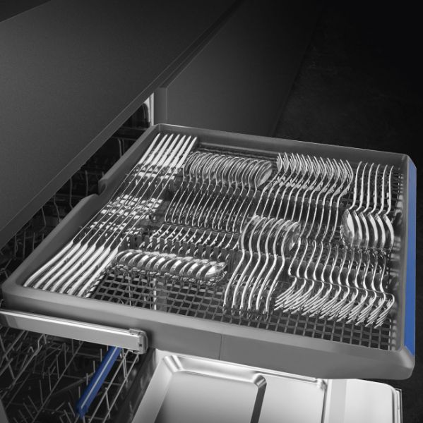 Smeg DI362DQ 60cm Fully Integrated Dishwasher in black _cutlery drawer 2