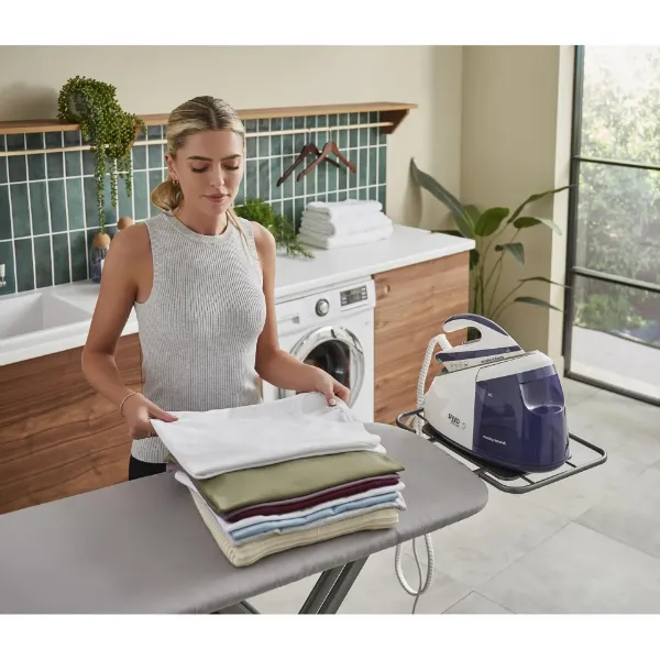 Morphy Richards 333202 Speed Steam 3000W Steam Generator - Purple_in use 3