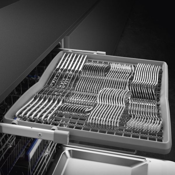 Smeg DI331C 60cm Fully Integrated Dishwasher shelves 3