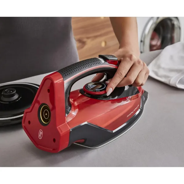 Morphy Richards 303250 EasyCharge Cordless Steam Iron - Red_controls 2