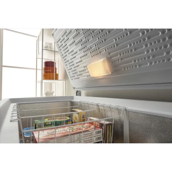 Hotpoint CS2A400HFMFA1 freestanding chest freezer: white_inside 1