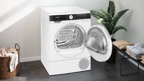 Siemens WQ45G202GB 9kg Heat Pump Tumble Dryer - White_open door
