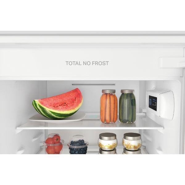 Indesit INC18 T112 UK Built in fridge freezer frost