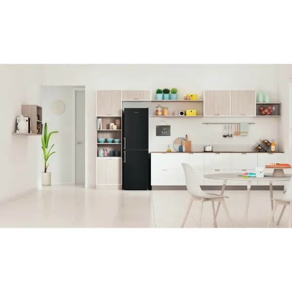Indesit IB55732BUK 55cm Low Frost 60/40 Fridge Freezer in Black