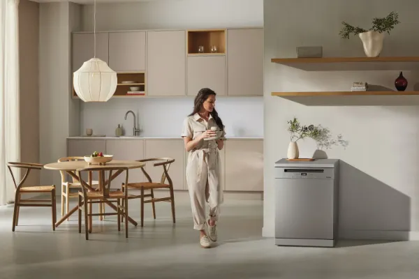 Miele G5811SC CLST Freestanding Dishwasher in Clean Steel