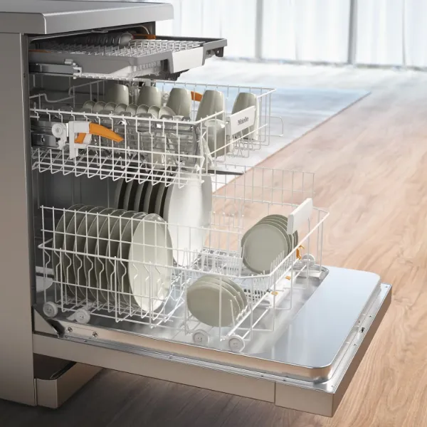 Miele G5811SC CLST Freestanding Dishwasher in Clean Steel