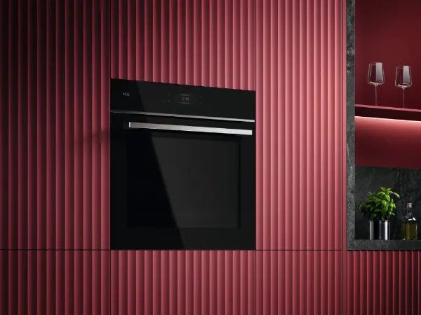 AEG GX7PB63FSB 59.6cm Built In Electric Single Oven - Gloss Black with Steel Trim