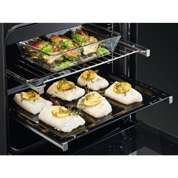 AEG CIB6743ACB 6000 SteamBake 60cm Freestanding Electric Induction Cooker Black_Open Main Oven View