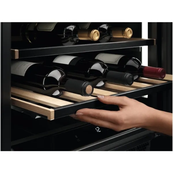 AEG AWS4052B5B 5000 Undercounter Integrated Wine Cooler