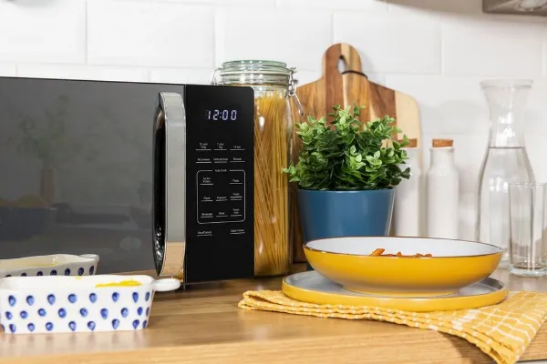 Russell Hobbs RHMT2045B 20 Litre Touch Control Digital Microwave - Black_room view