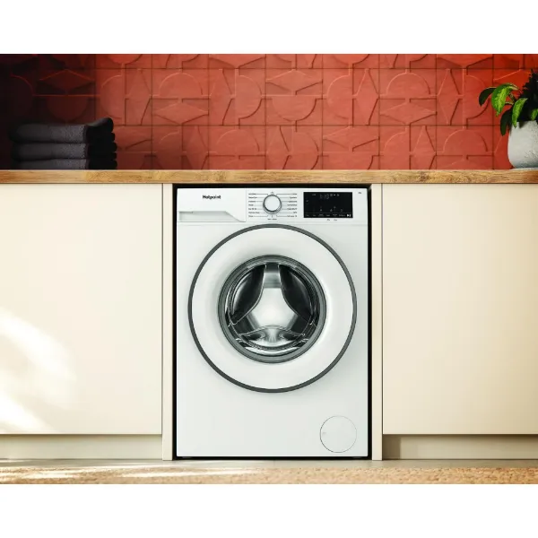 Hotpoint HEV841WUK 8kg 1400 Spin Washing Machine - White_room view